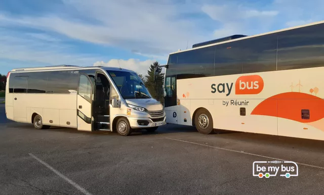 Minibus235 et VanHoolSAYBUS